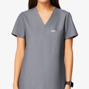 Medium FIGS 1-pocket scrub top in graphite.